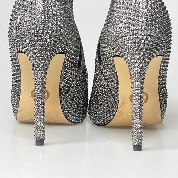 Make: Michael Kors Silver two ankle boots sizes 7 - Picture 5 of 8